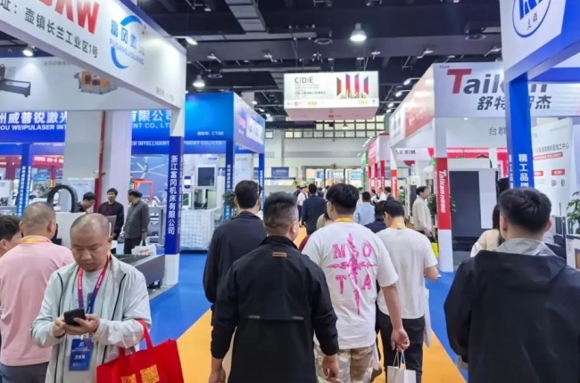 攜手機(jī)械制造企業(yè)，中揚(yáng)立庫(kù)在永康展共探倉(cāng)儲(chǔ)新篇章